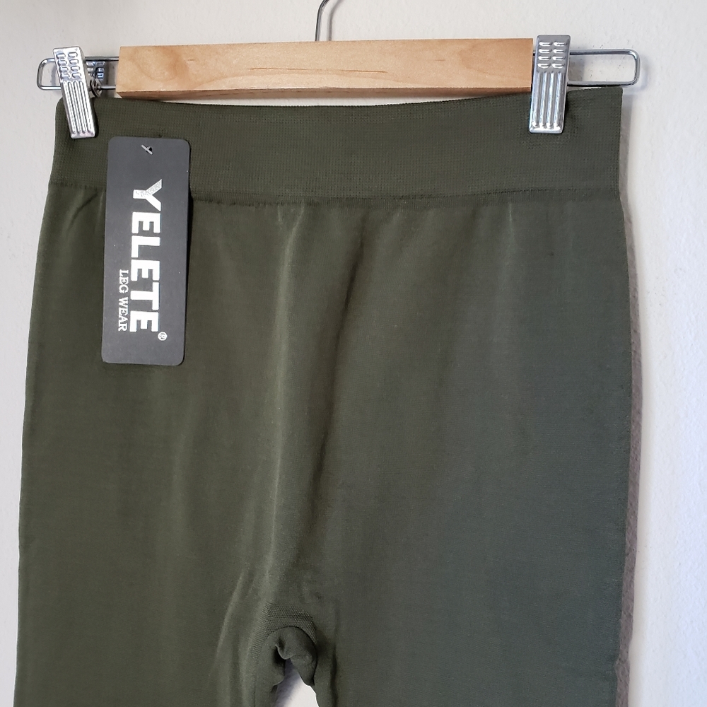 ❗SOLD OUT❗High Rise Fleece Lined Leggings - Picture 5 of 10